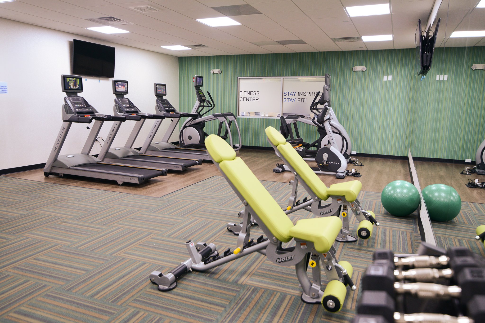 Holiday Inn Express & Suites Chicago North Shore - Niles