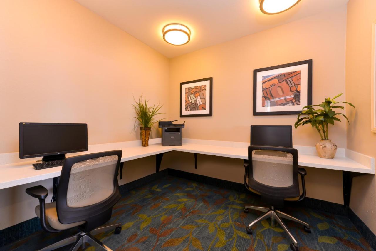 Candlewood Suites Bloomington-Normal