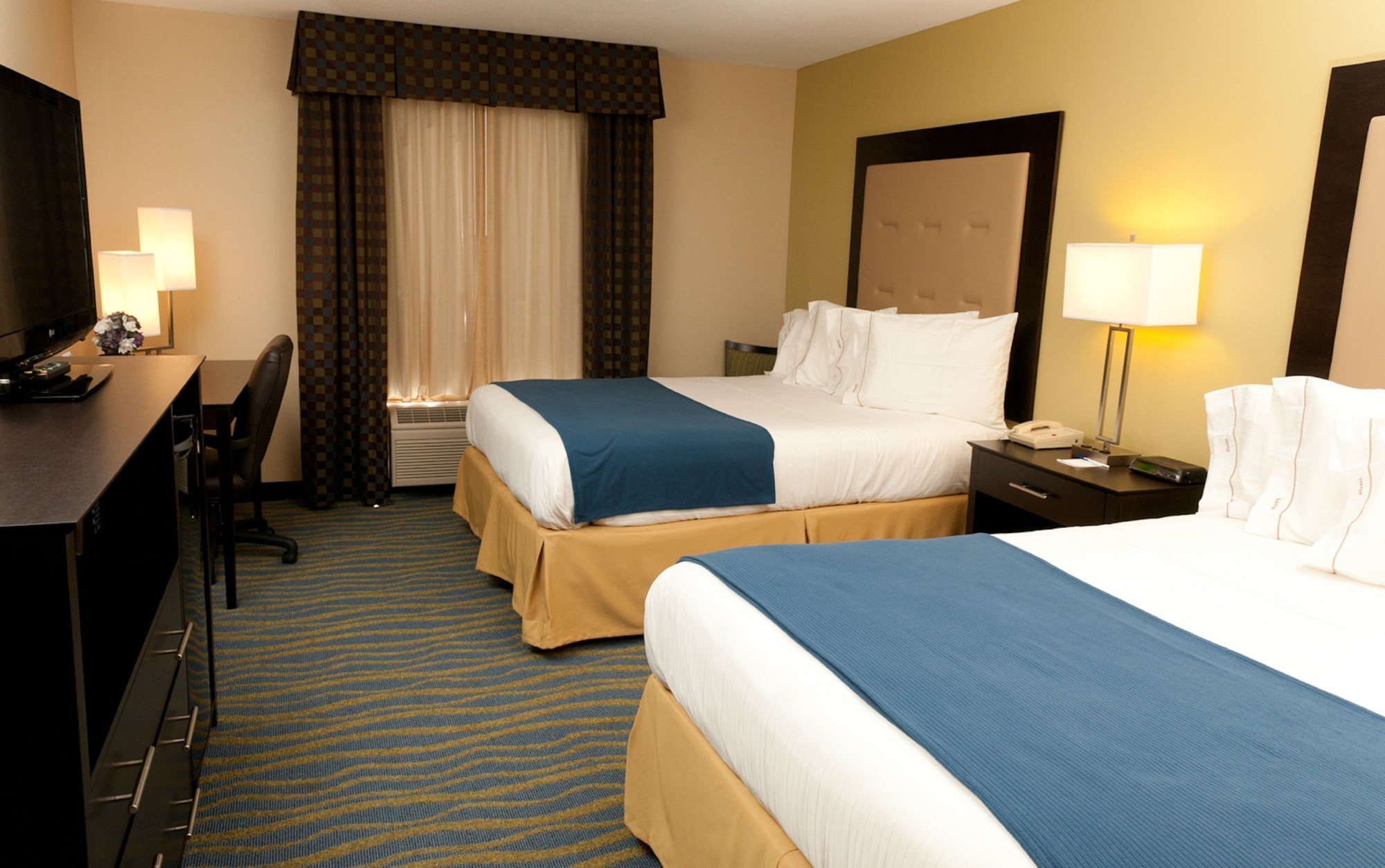 Holiday Inn Express Hotel & Suites Bloomington - Normal