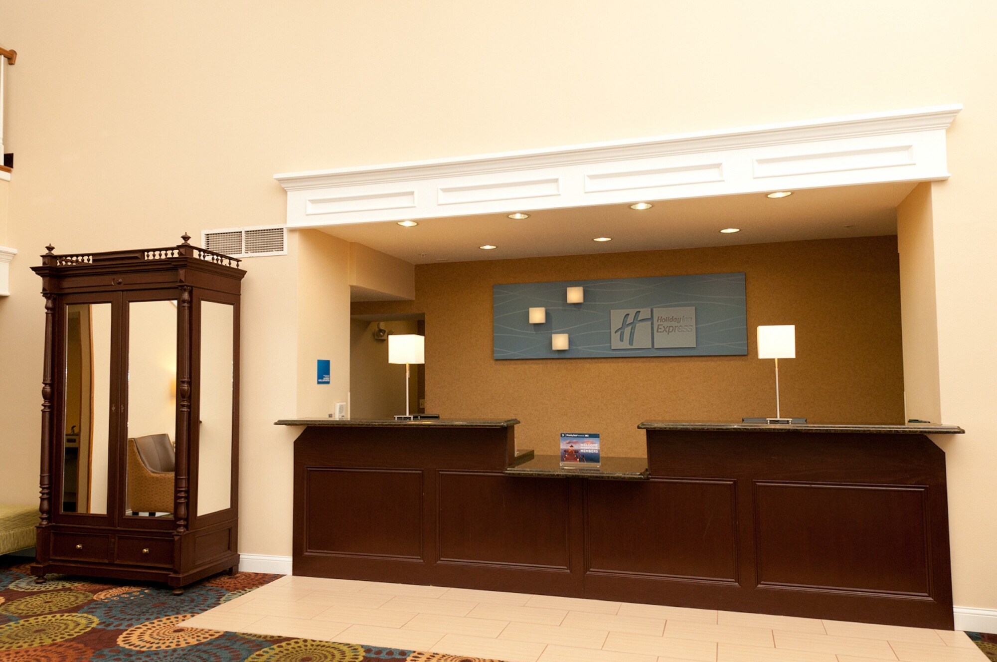 Holiday Inn Express Hotel & Suites Bloomington - Normal