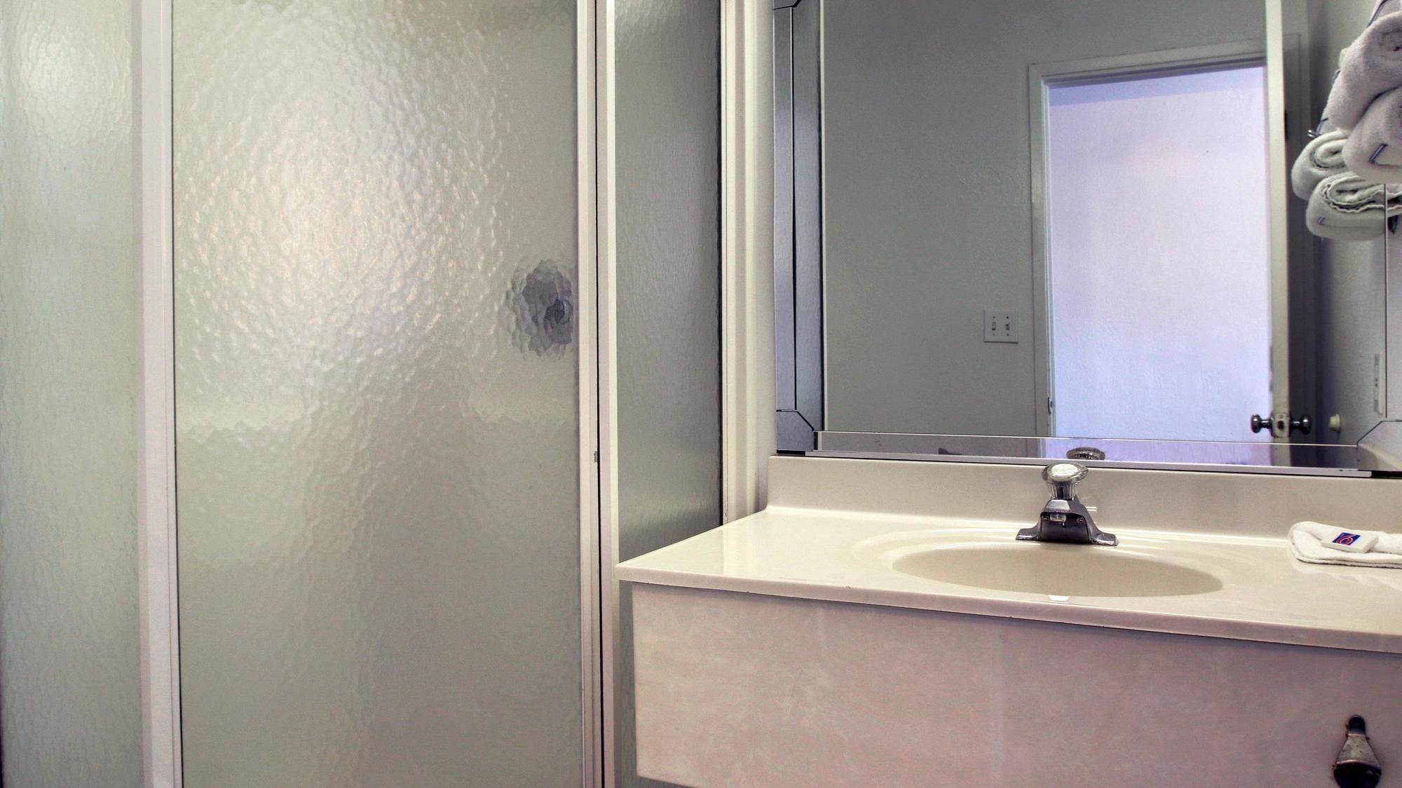 Motel 6 Normal - Bloomington Area