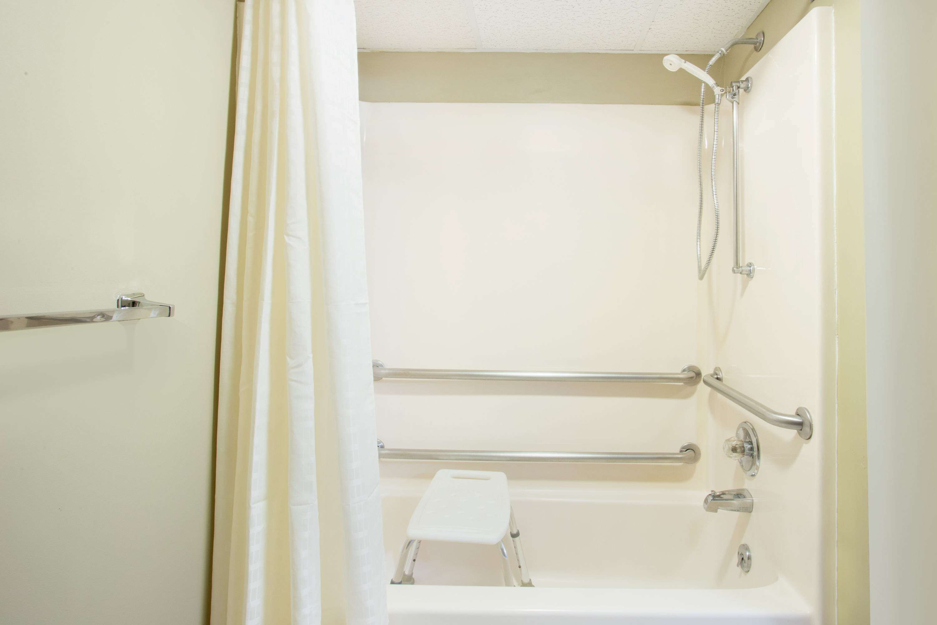 Super 8 by Wyndham Normal Bloomington