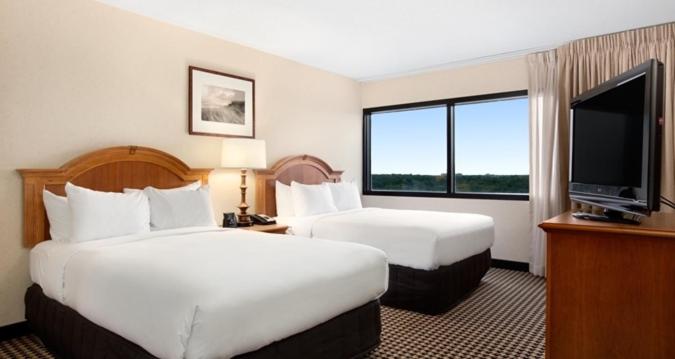 Hilton Chicago/Oak Brook Suites