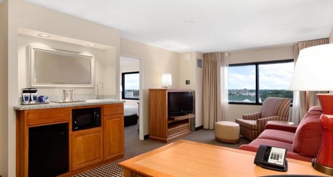 Hilton Chicago/Oak Brook Suites