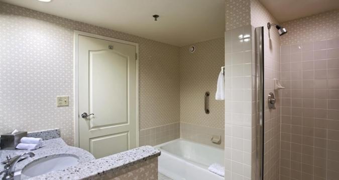 Hilton Chicago/Oak Brook Suites