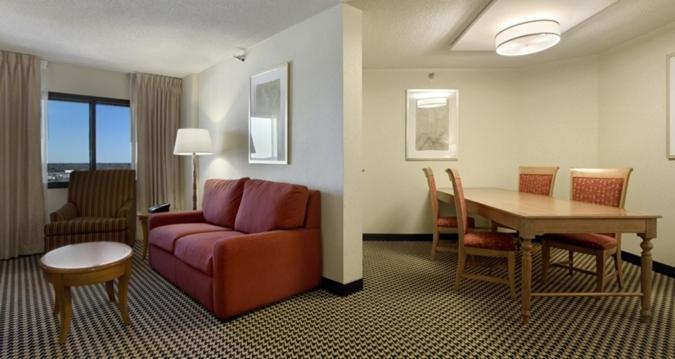 Hilton Chicago/Oak Brook Suites