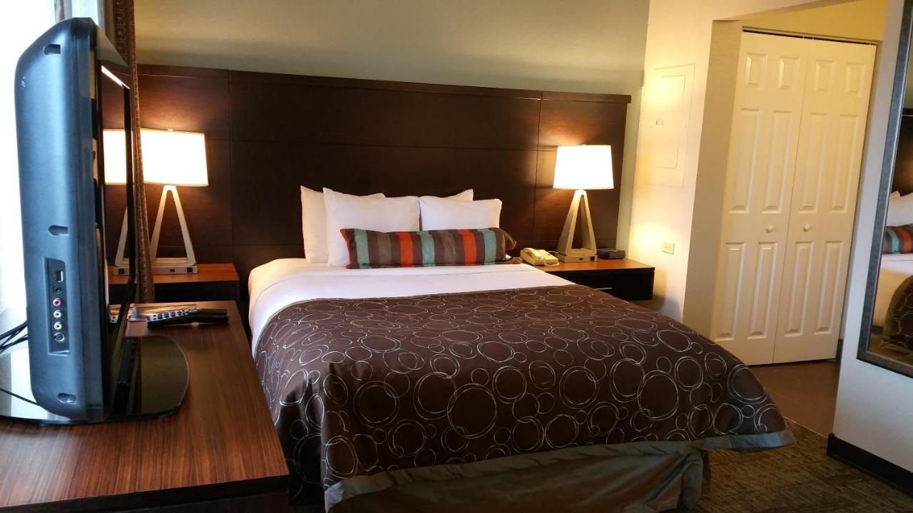 Staybridge Suites Chicago - Oakbrook Terrace