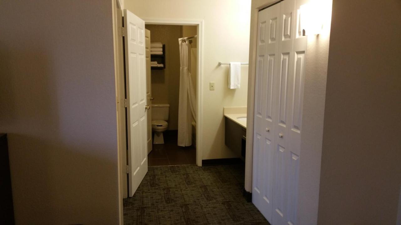 Staybridge Suites Chicago - Oakbrook Terrace