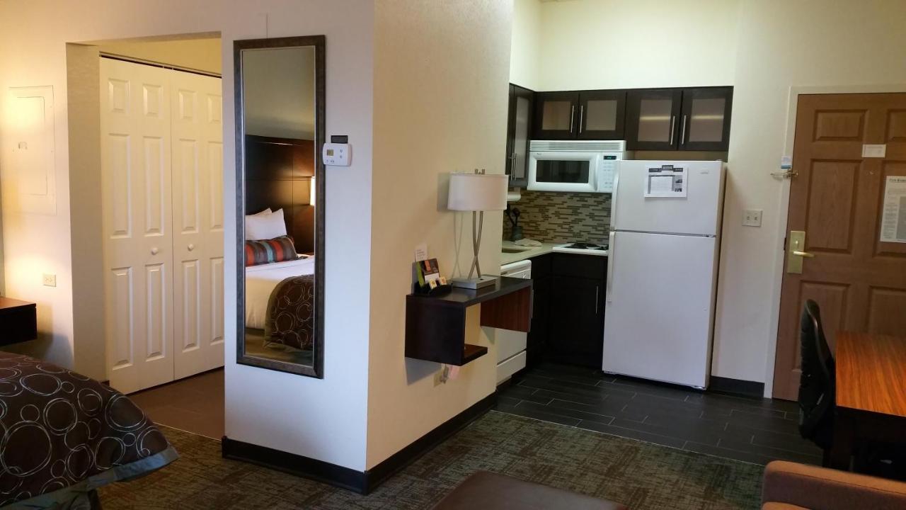Staybridge Suites Chicago - Oakbrook Terrace