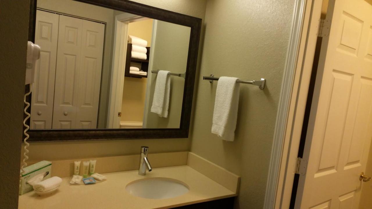 Staybridge Suites Chicago - Oakbrook Terrace