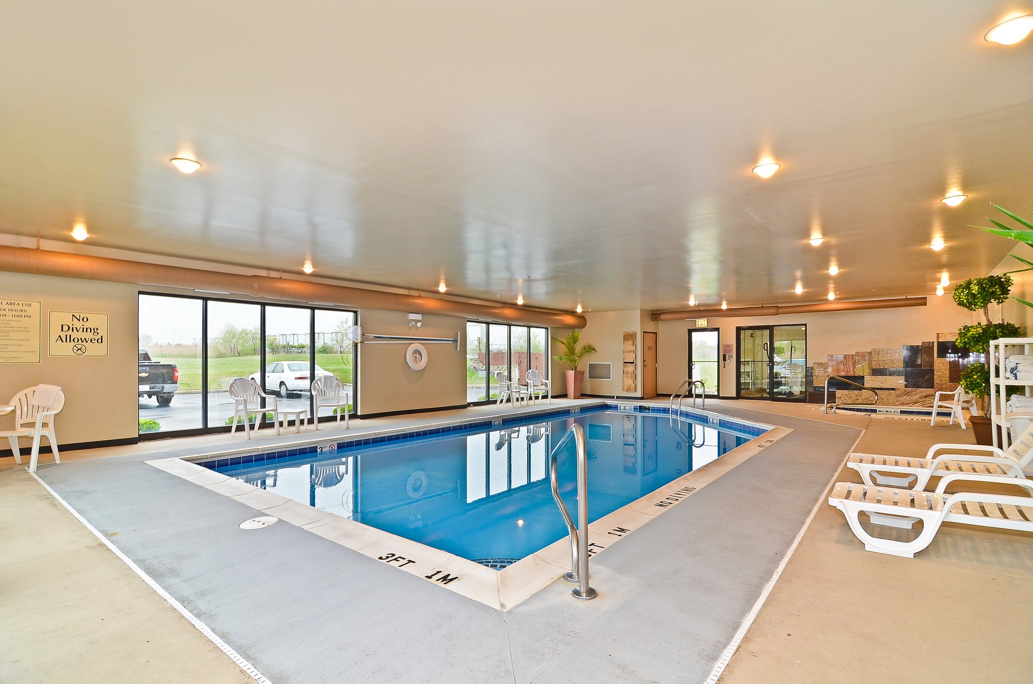 Spark by Hilton Oak Forest
