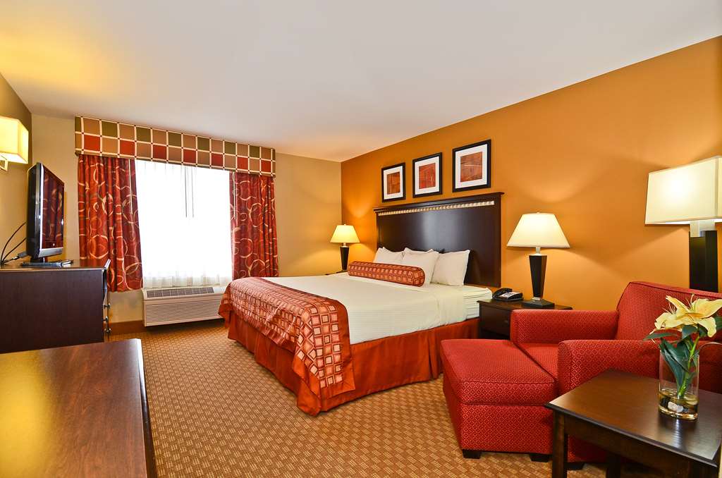 Spark by Hilton Oak Forest
