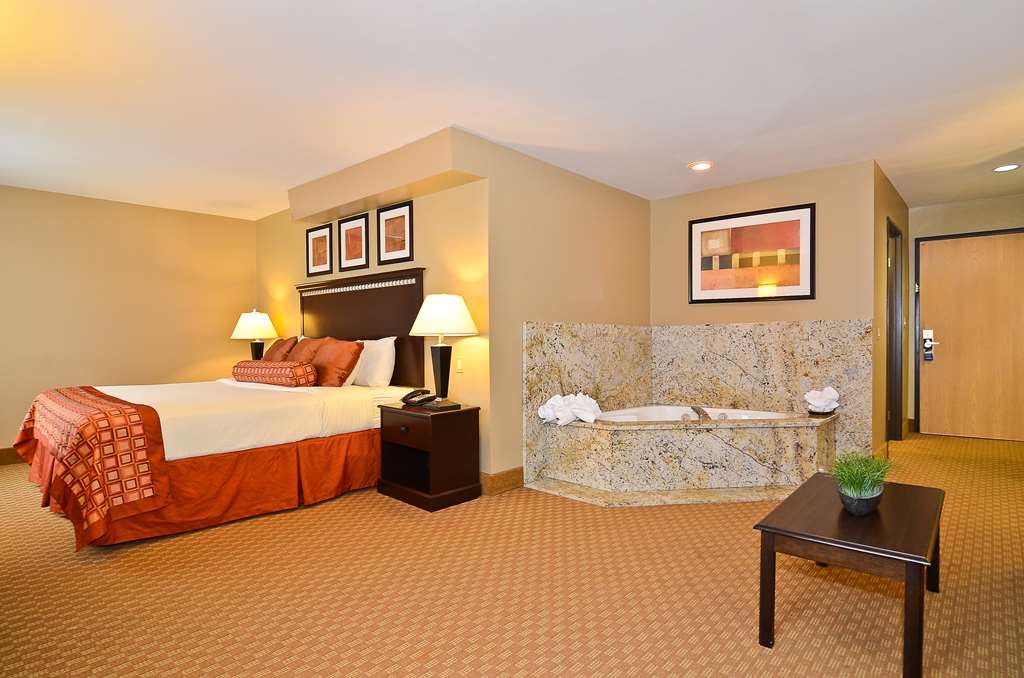 Spark by Hilton Oak Forest