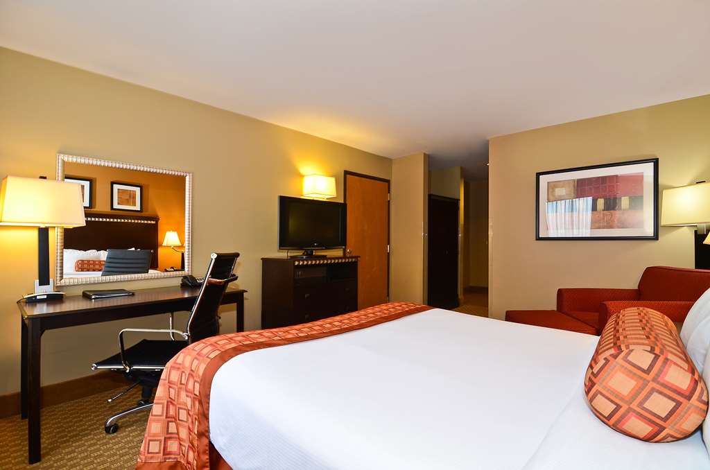 Spark by Hilton Oak Forest