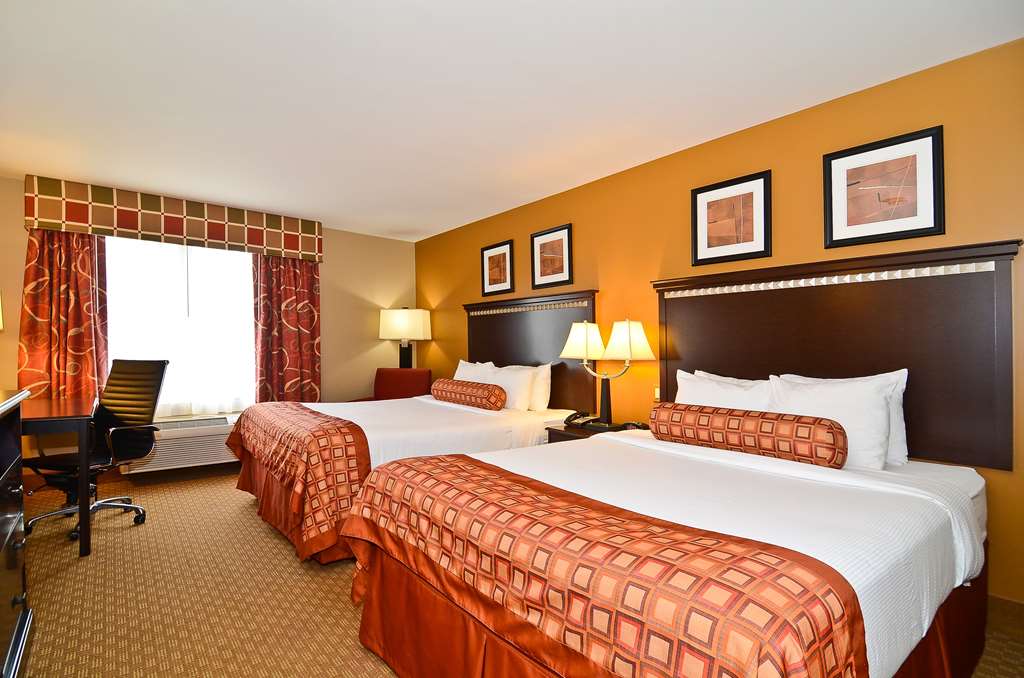 Spark by Hilton Oak Forest