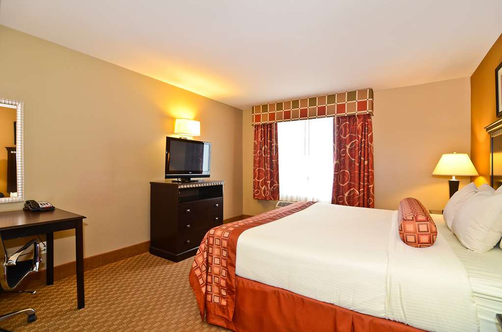 Spark by Hilton Oak Forest