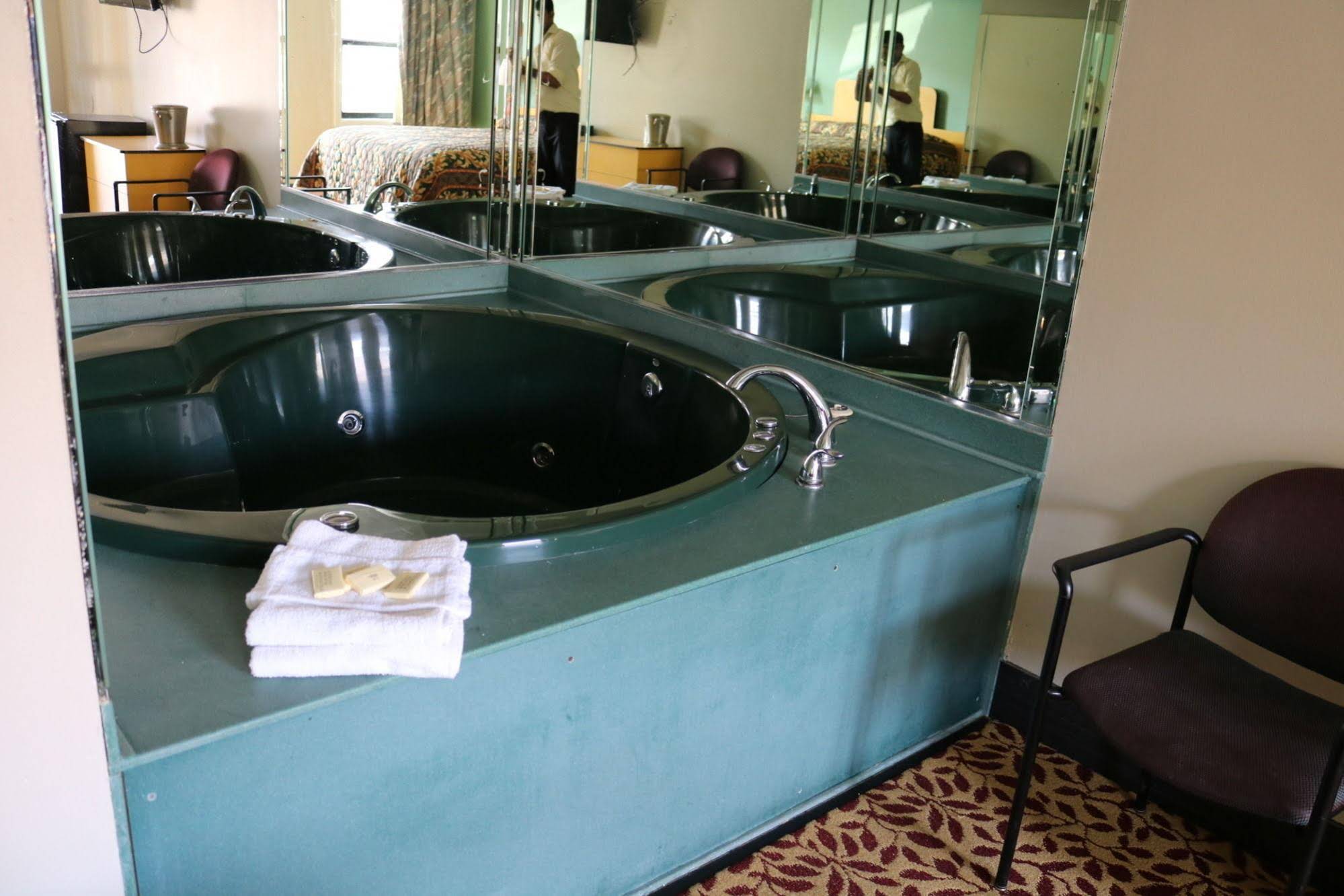 Miami Inn & Suites