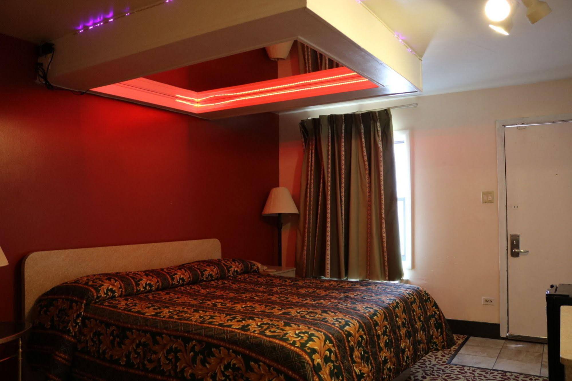 Miami Inn & Suites