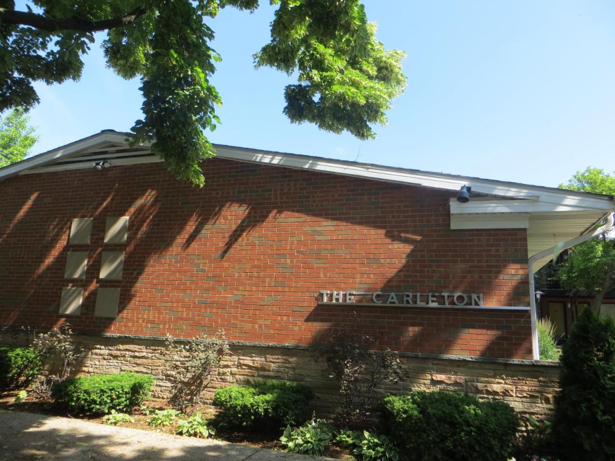 Carleton of Oak Park