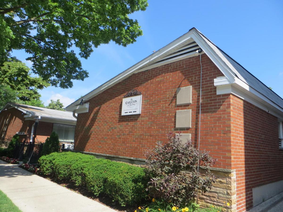 Carleton of Oak Park
