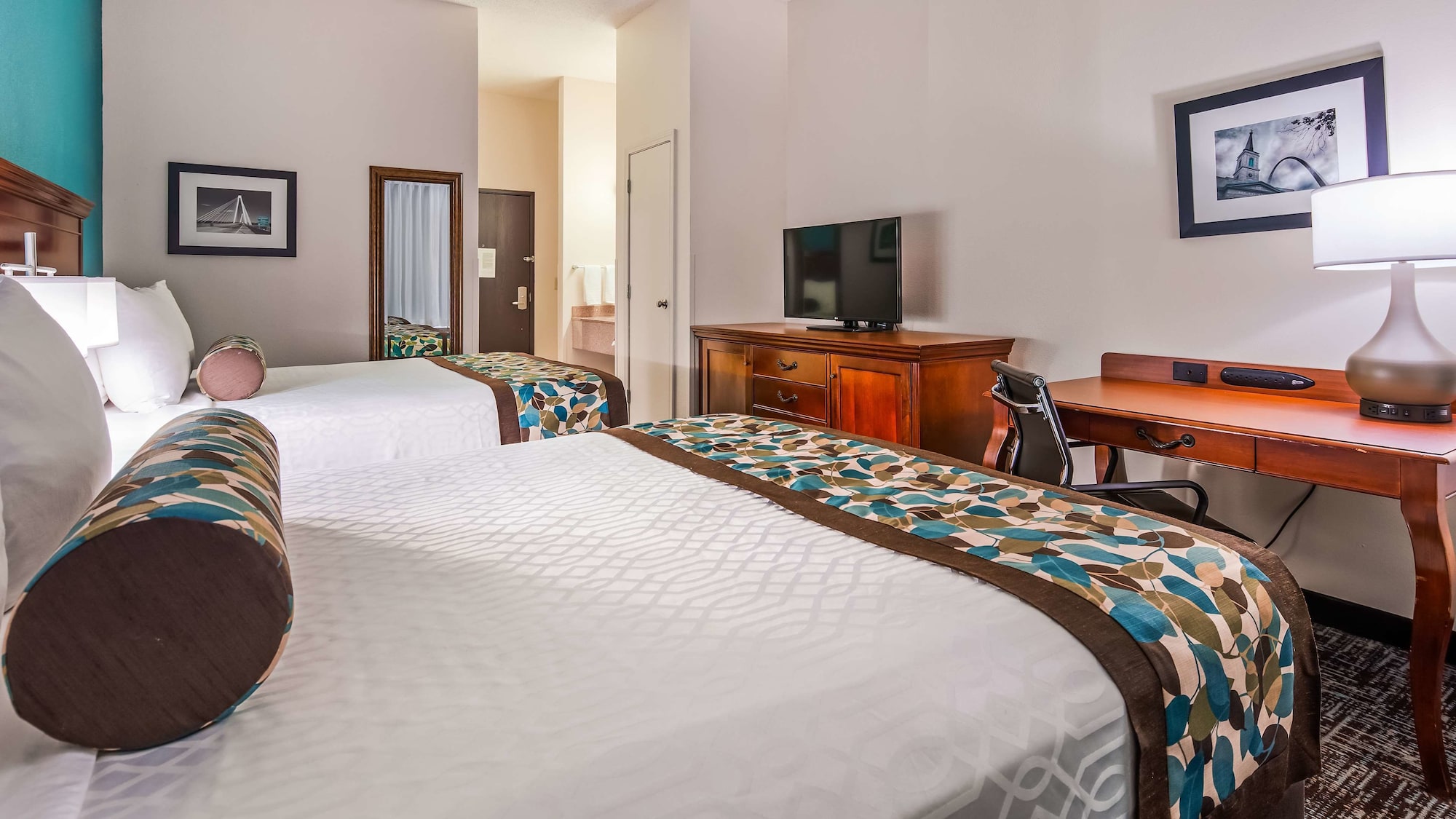 Rodeway Inn & Suites