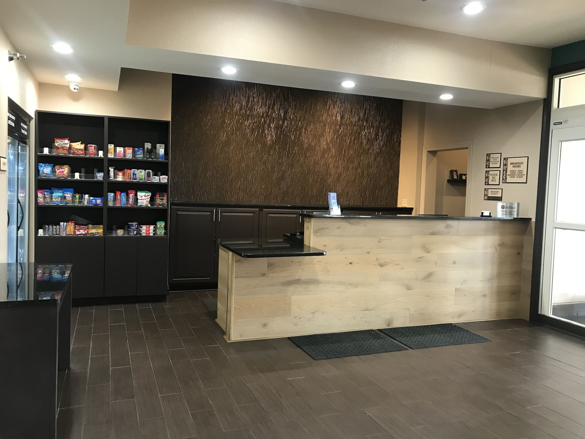 Rodeway Inn & Suites
