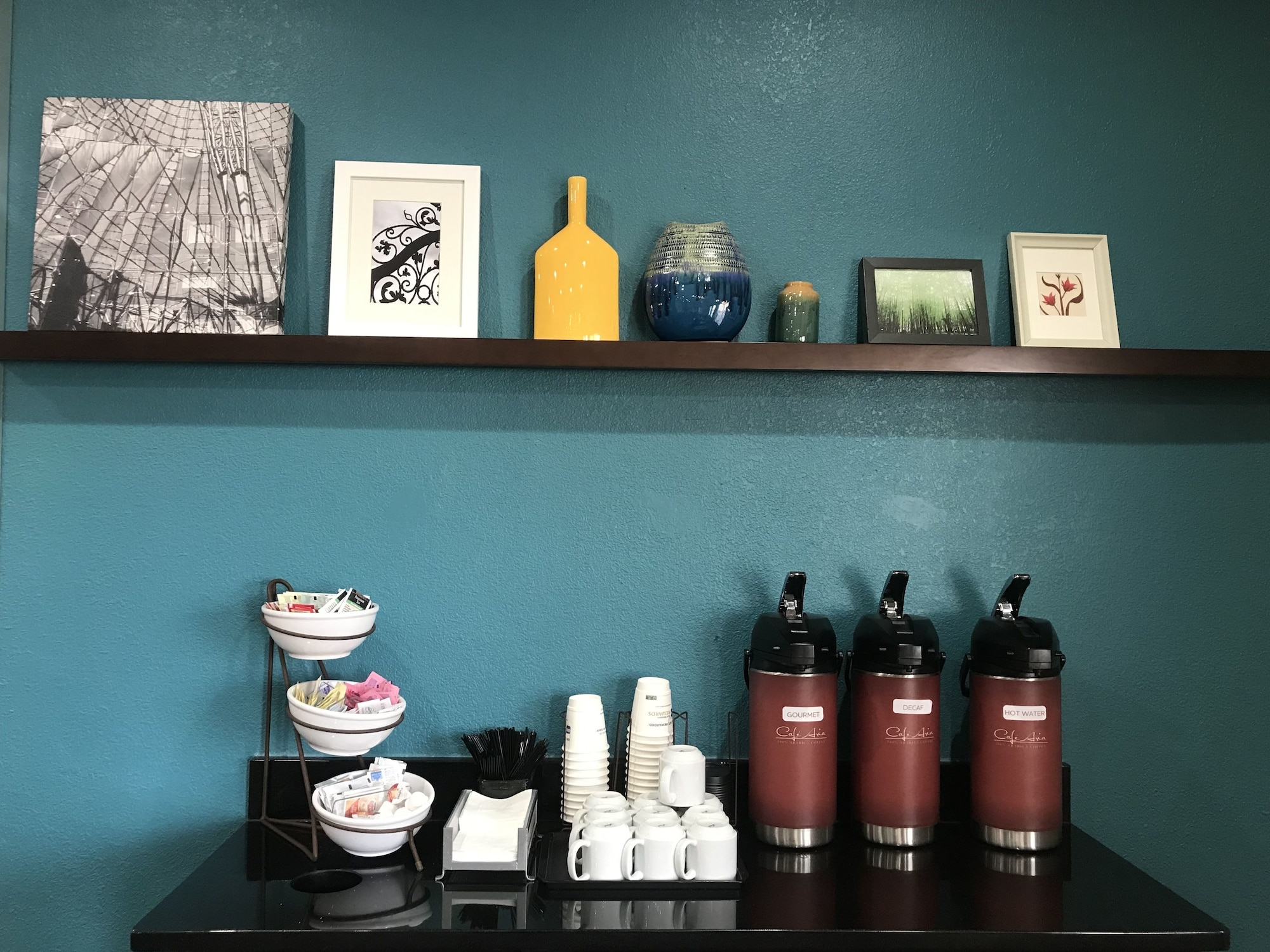 Rodeway Inn & Suites
