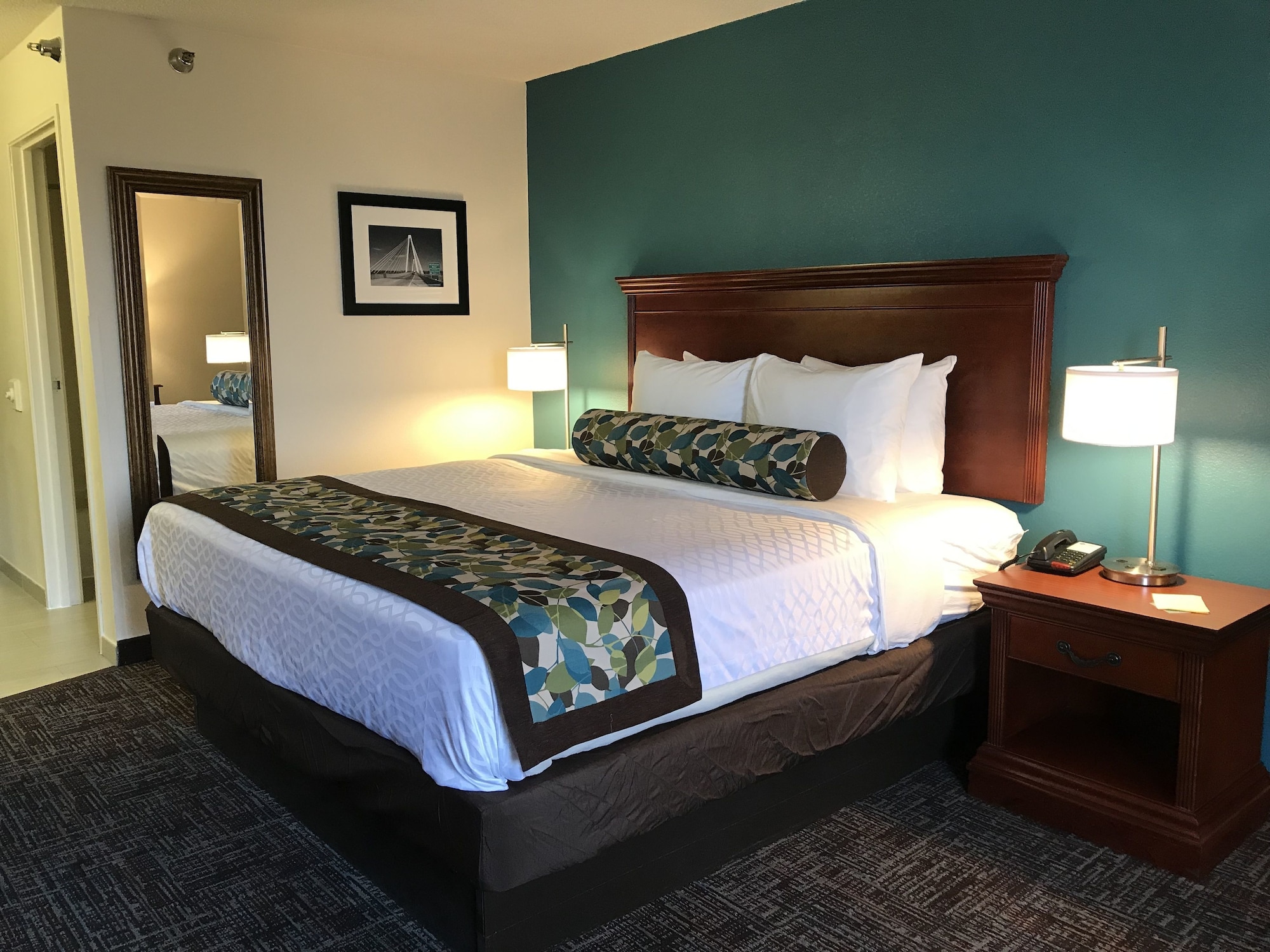 Rodeway Inn & Suites