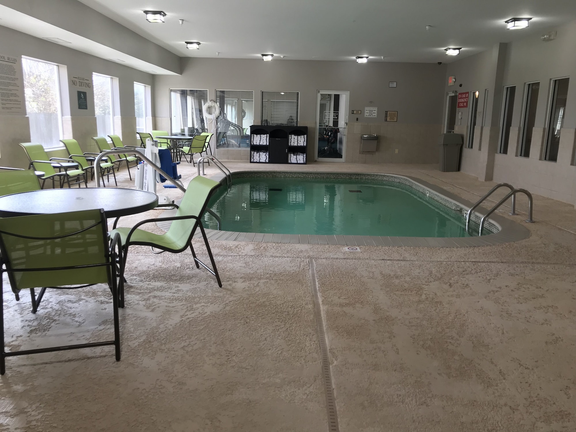 Rodeway Inn & Suites