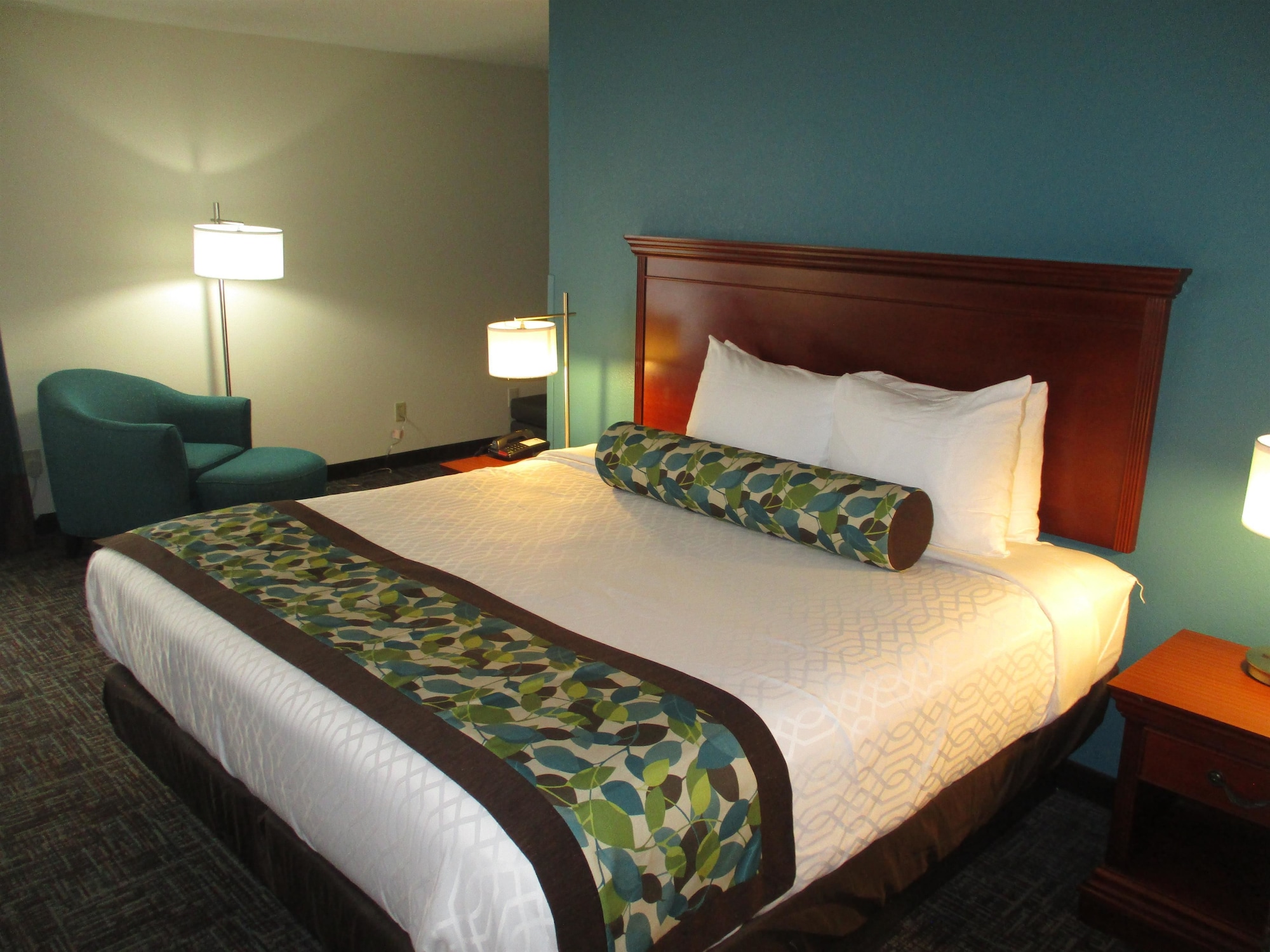 Rodeway Inn & Suites