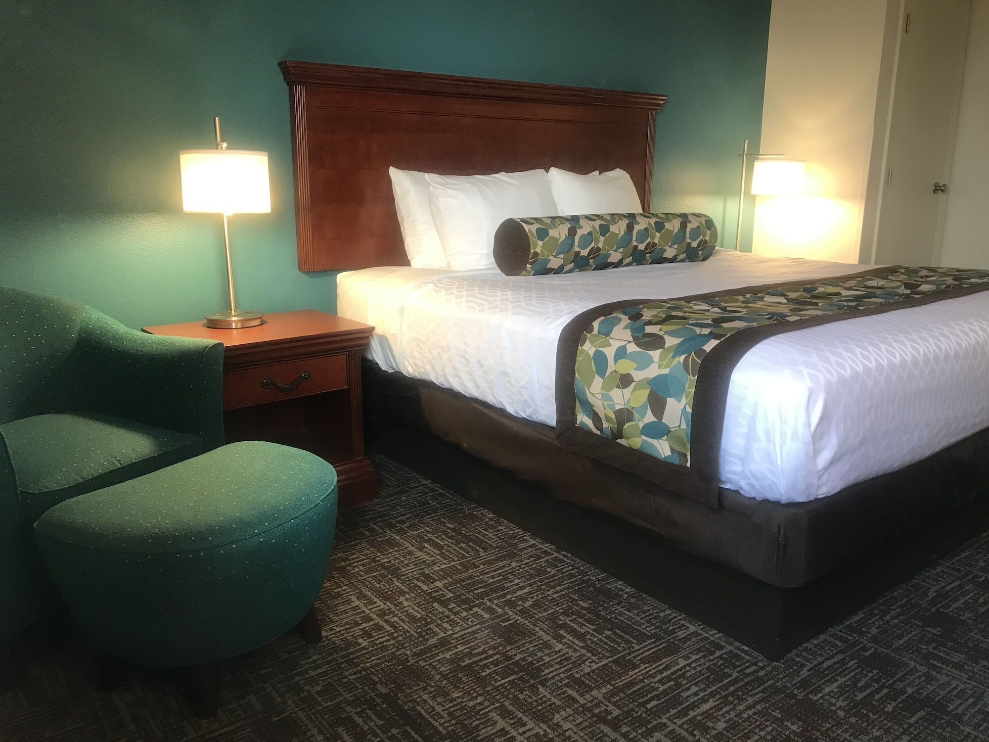 Rodeway Inn & Suites