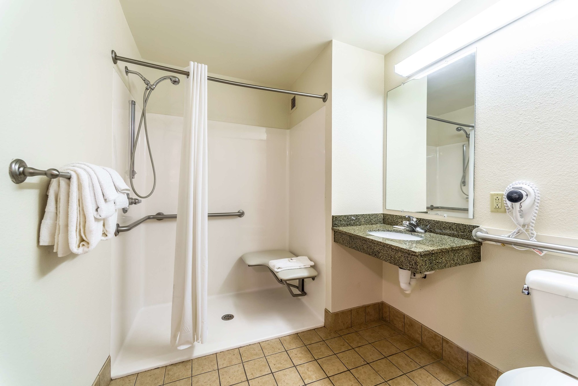 HomeTowne Studios & Suites St Louis - O Fallon, IL