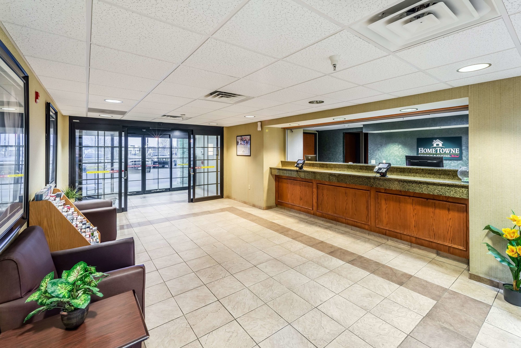 HomeTowne Studios & Suites St Louis - O Fallon, IL