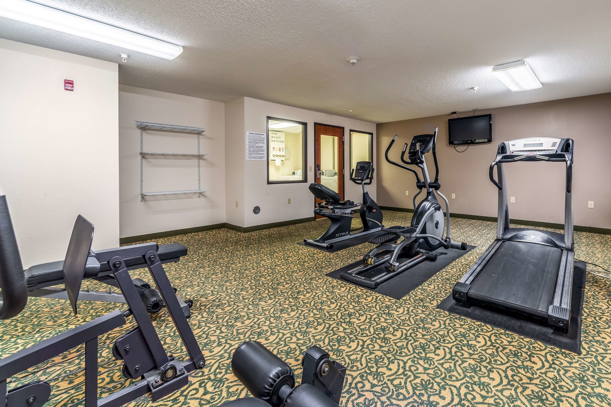 HomeTowne Studios & Suites St Louis - O Fallon, IL