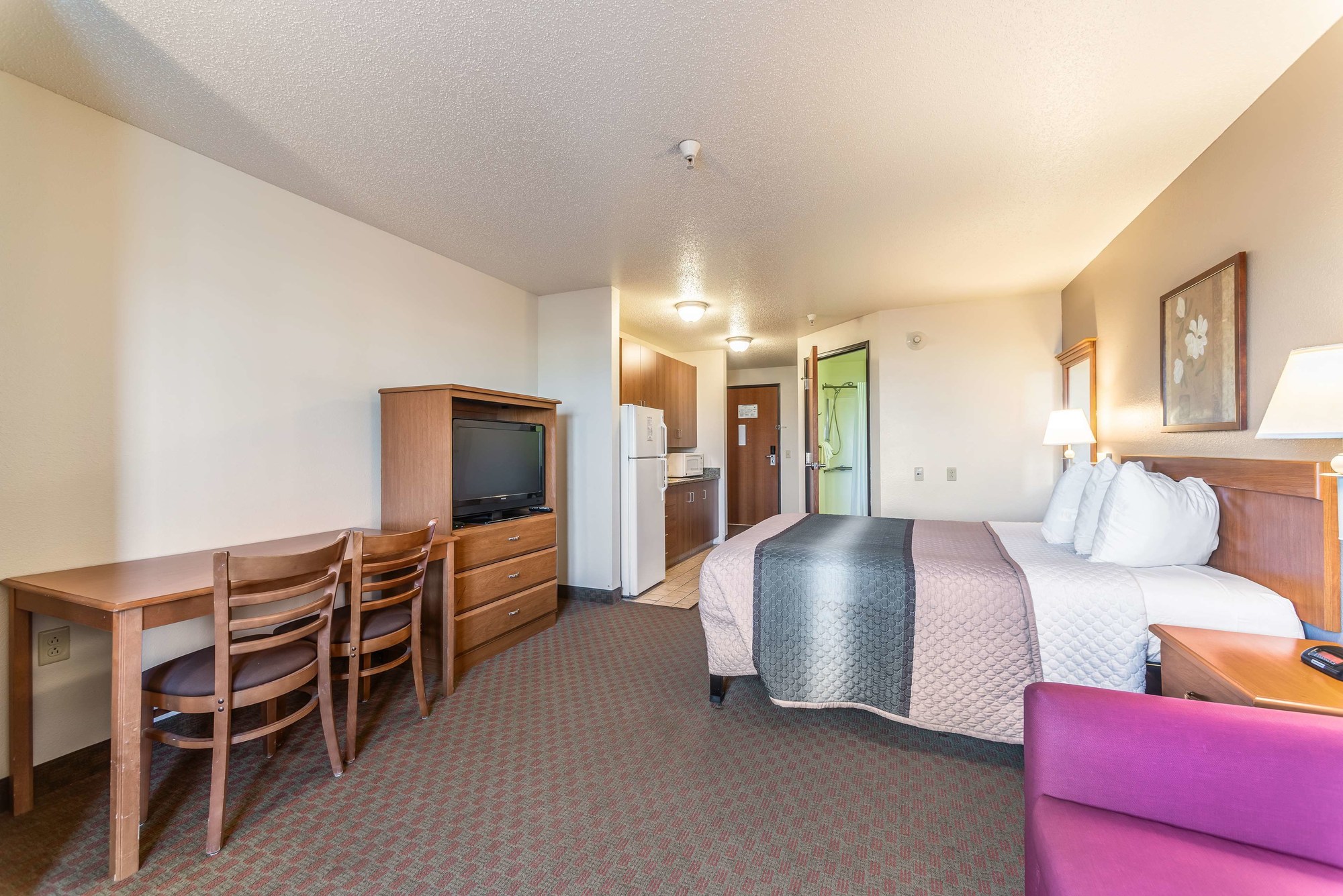 HomeTowne Studios & Suites St Louis - O Fallon, IL