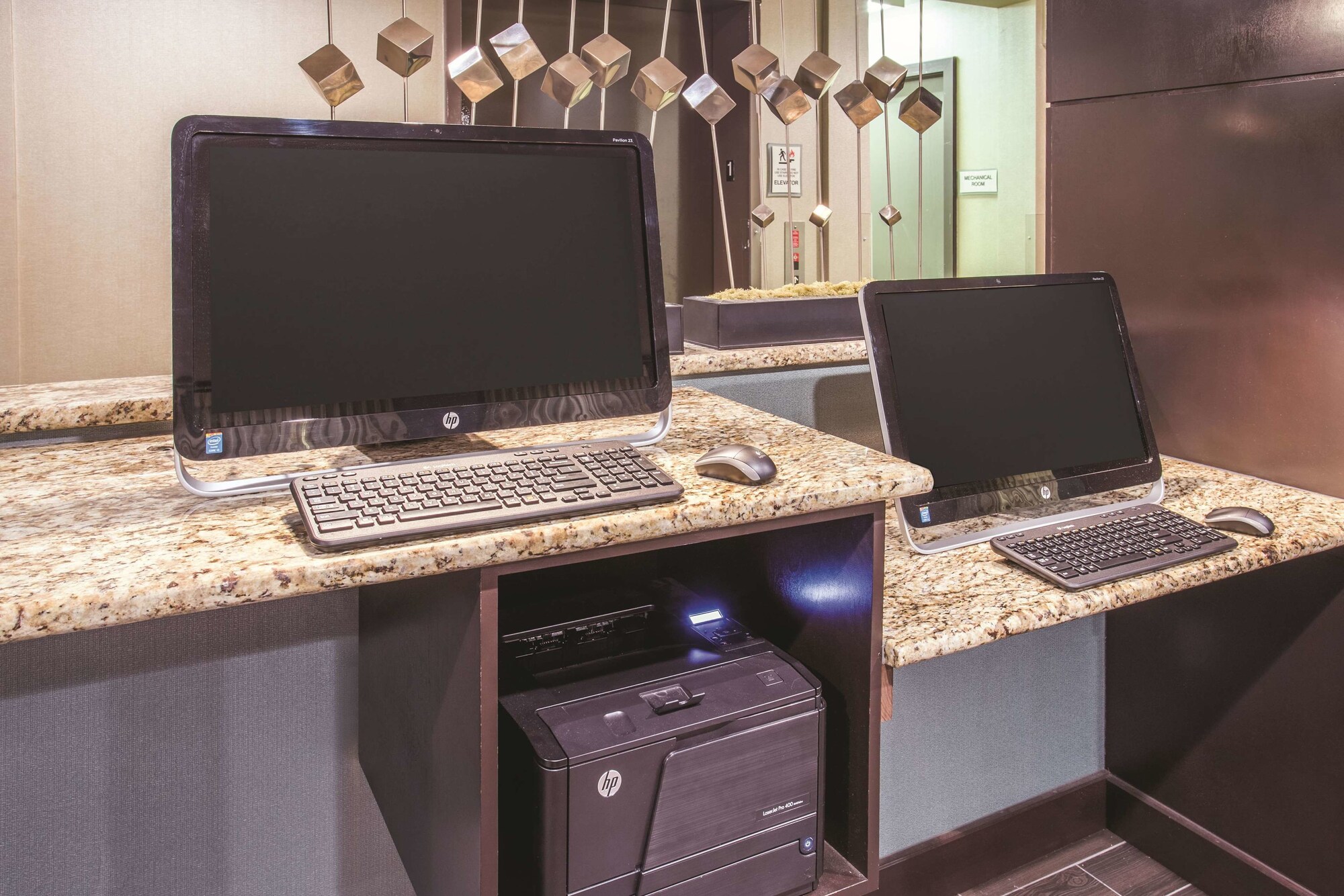 La Quinta Inn & Suites by Wyndham O'Fallon, IL - St. Louis