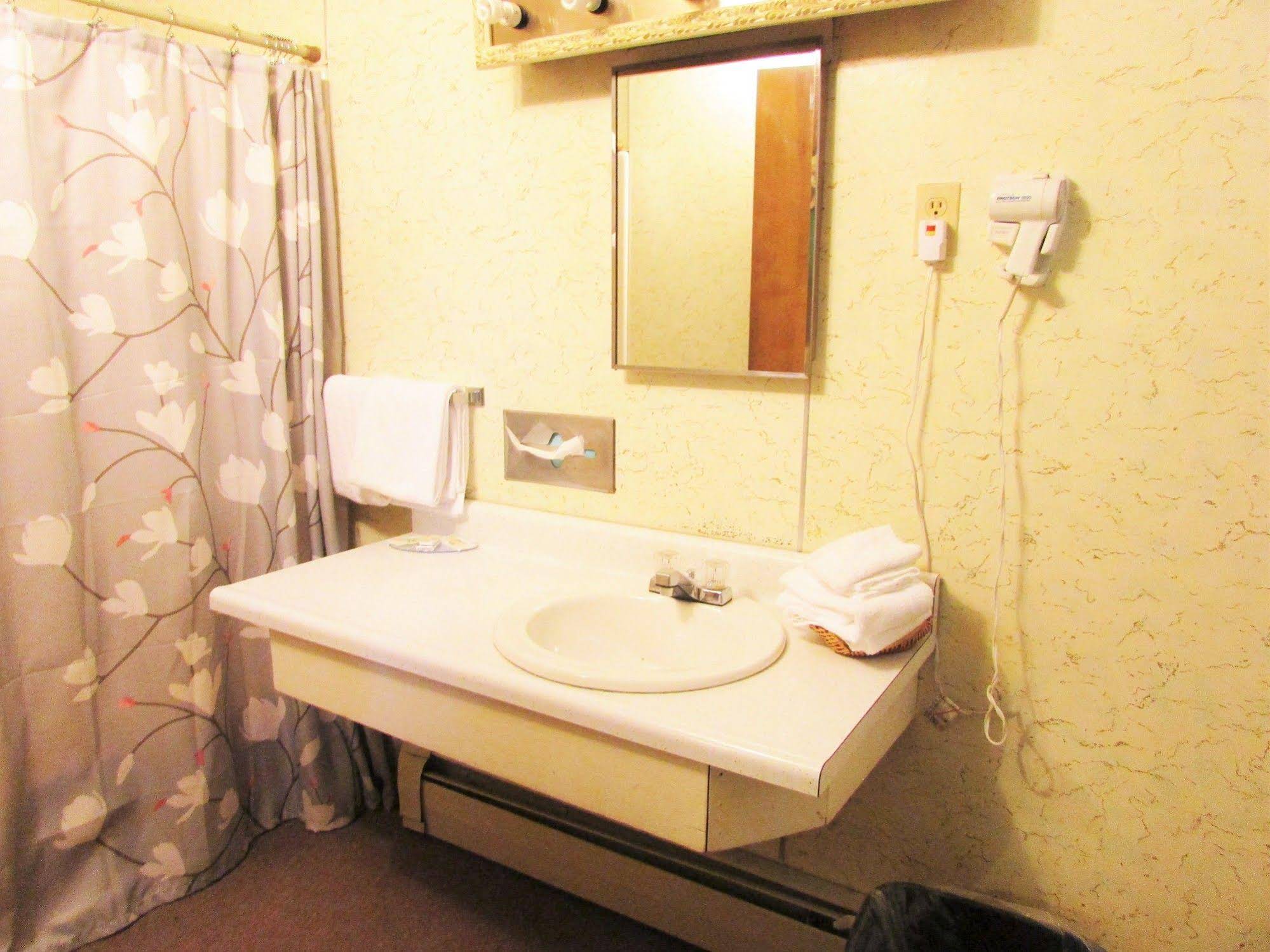 Travelers Inn Motel