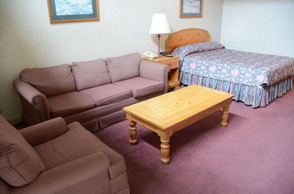 Paddle Wheel Inn