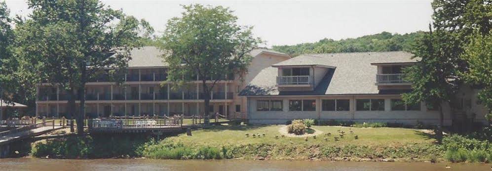 Paddle Wheel Inn