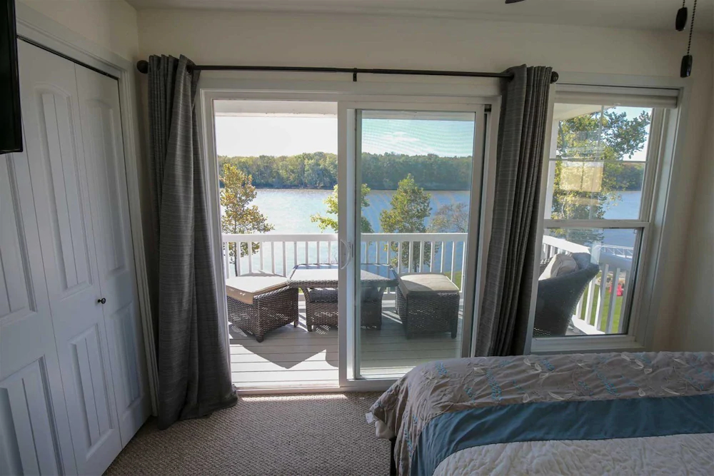 Eddie`s Hideaway