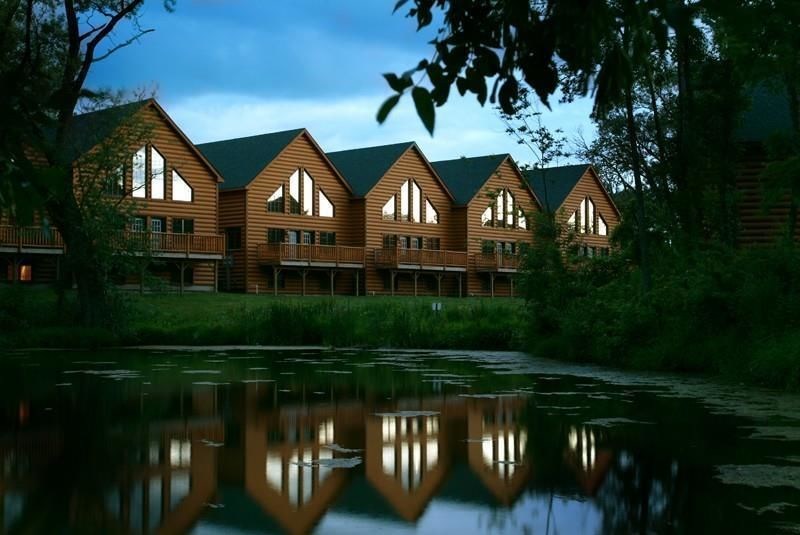 Grizzly Jack's Grand Bear Resort