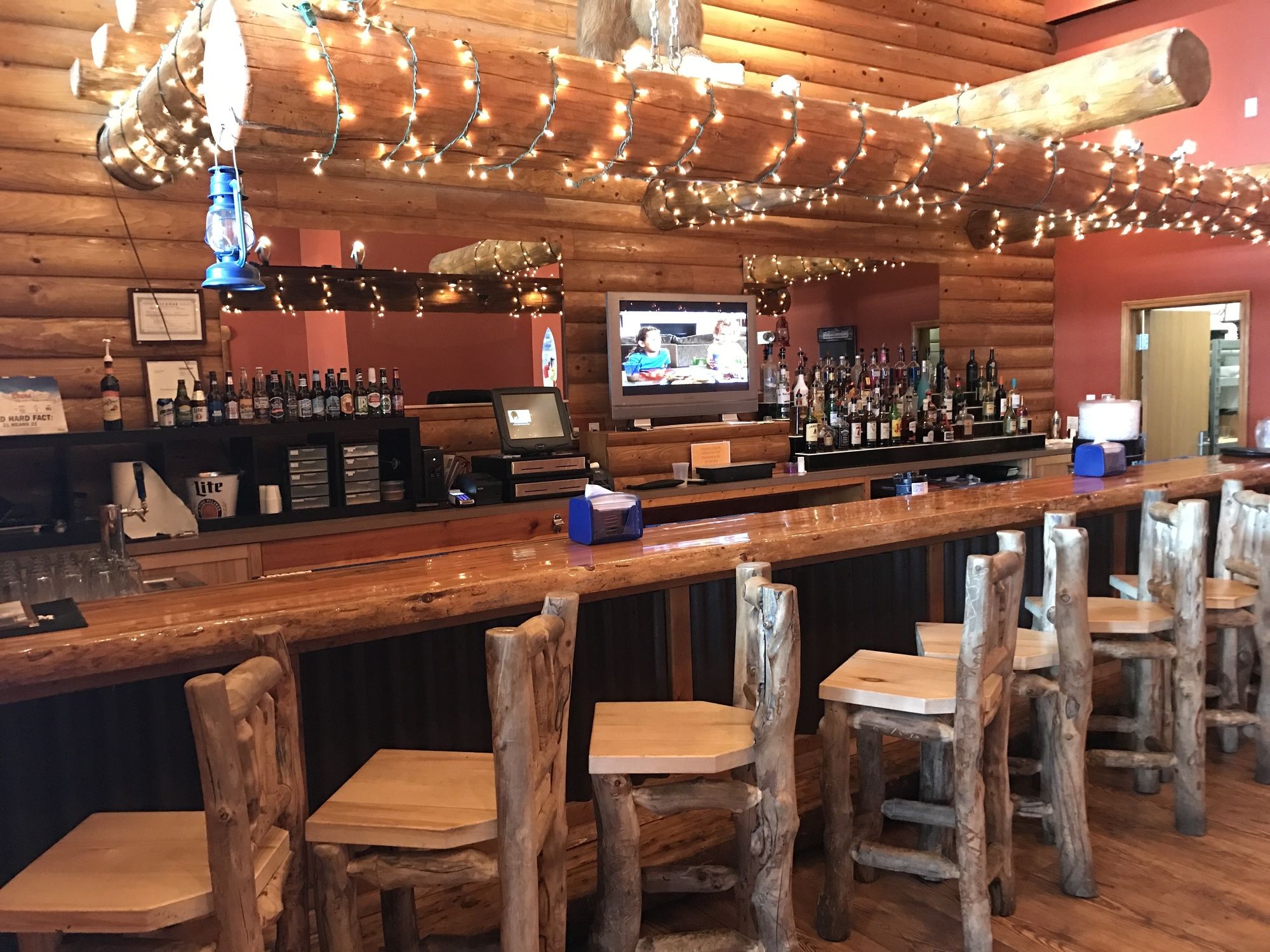 Grizzly Jack's Grand Bear Resort