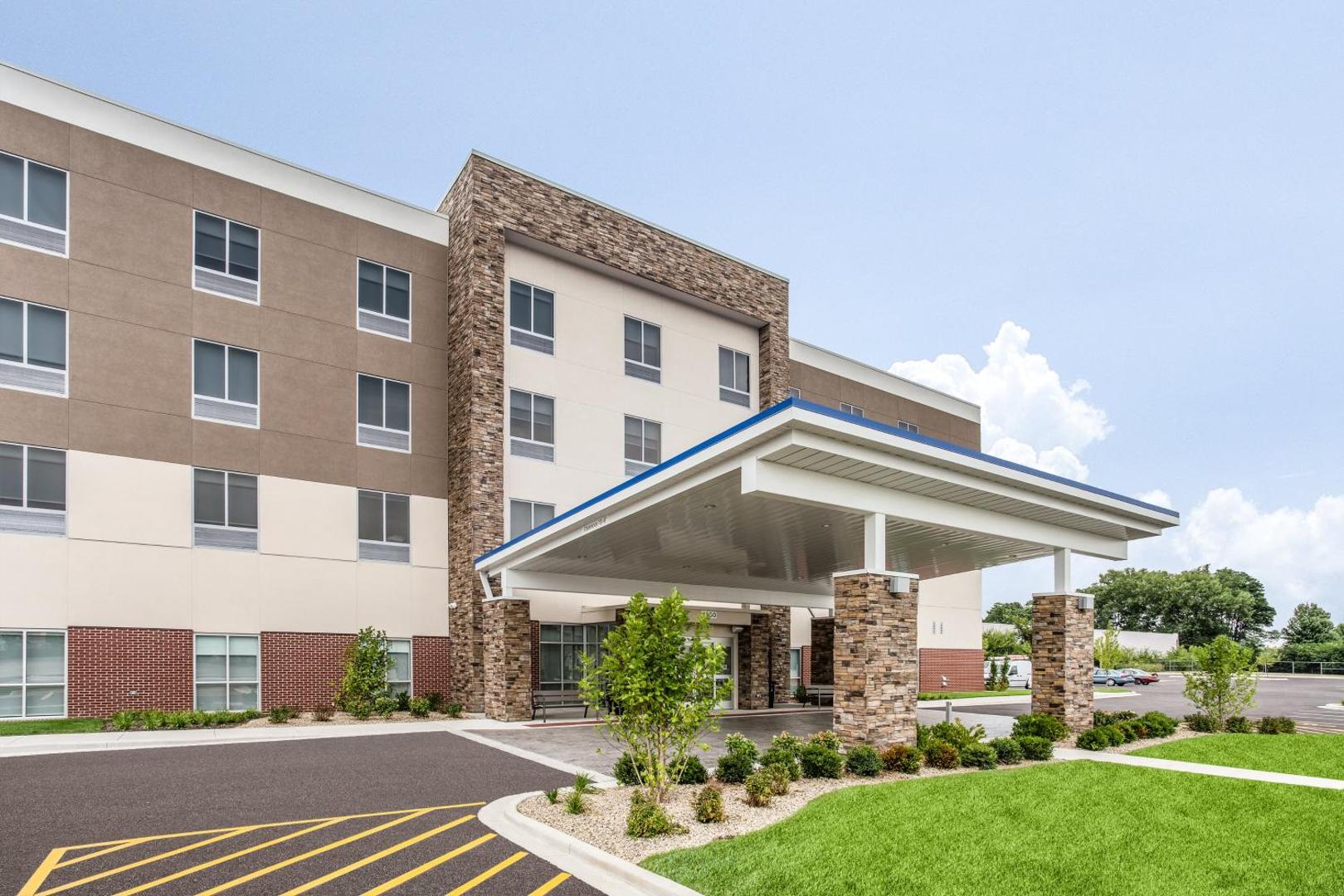 Holiday Inn Express & Suites Ottawa