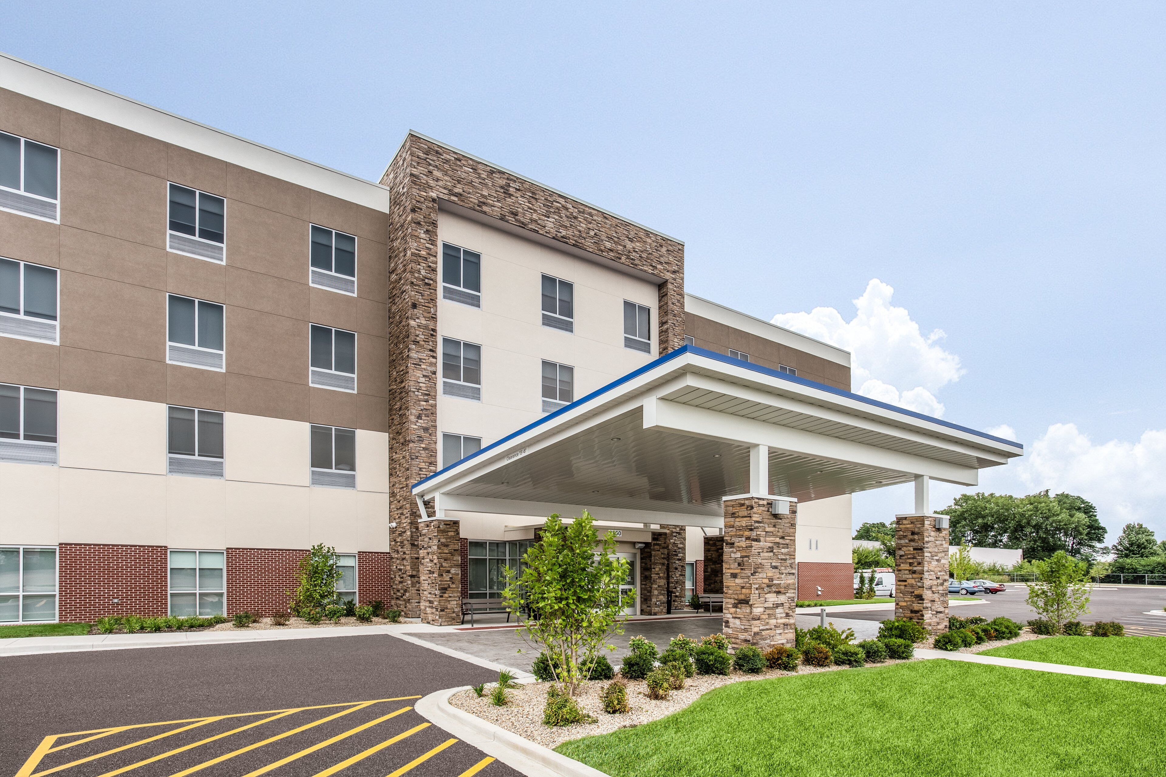 Holiday Inn Express & Suites Ottawa