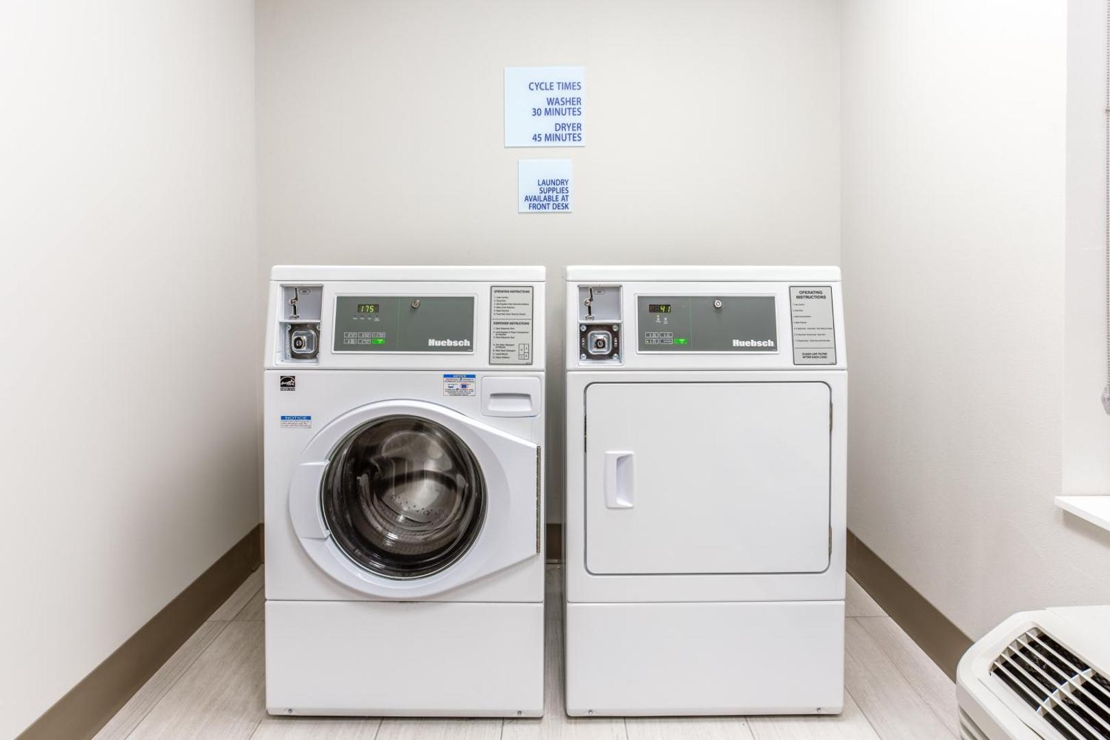 Holiday Inn Express & Suites Ottawa