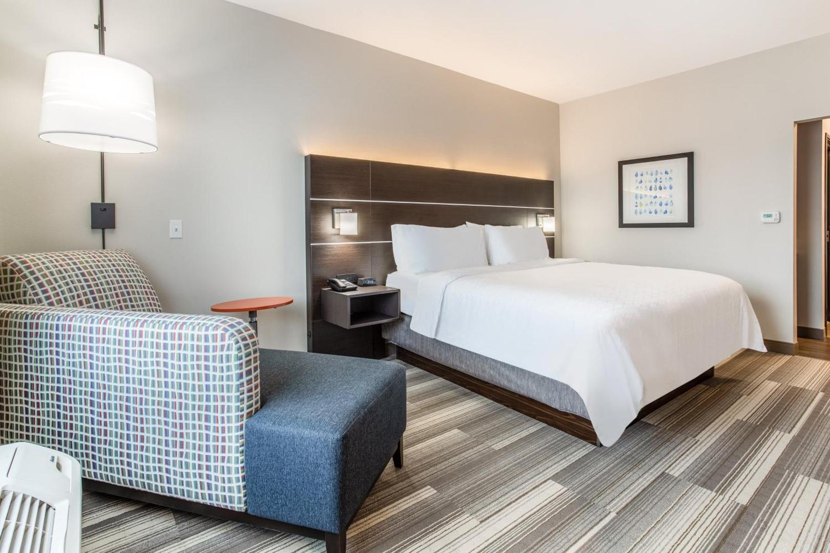 Holiday Inn Express & Suites Ottawa