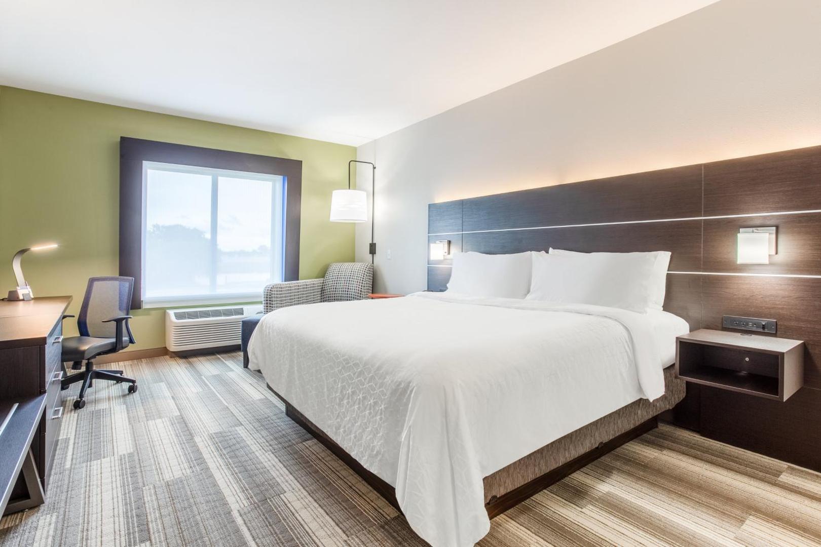 Holiday Inn Express & Suites Ottawa