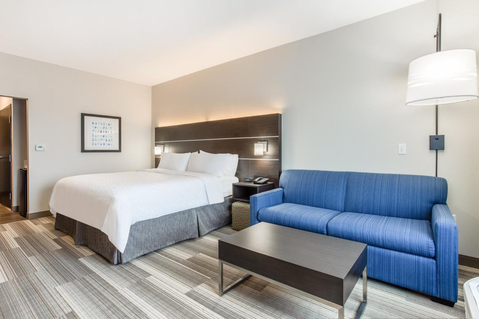 Holiday Inn Express & Suites Ottawa