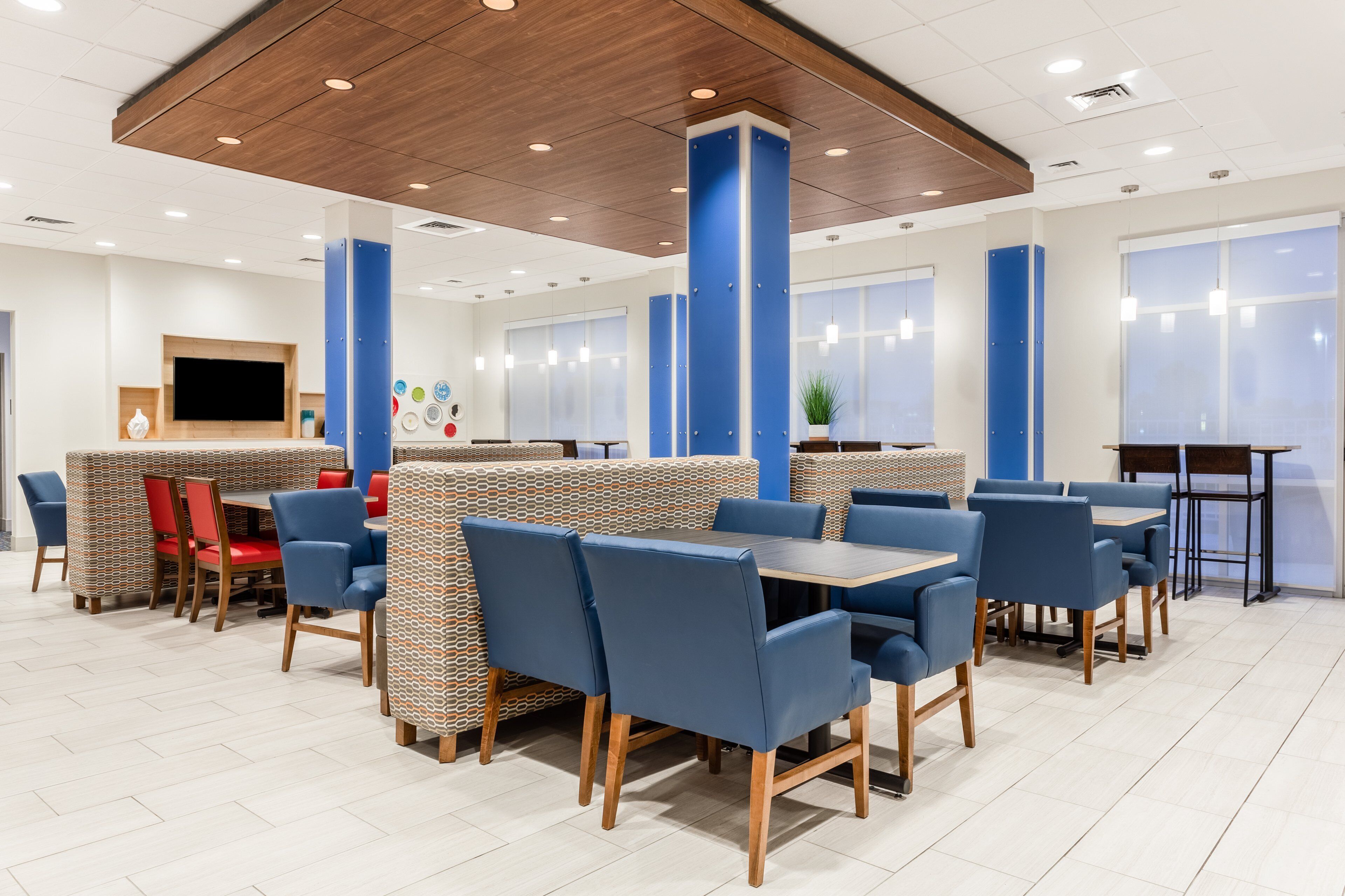 Holiday Inn Express & Suites Ottawa