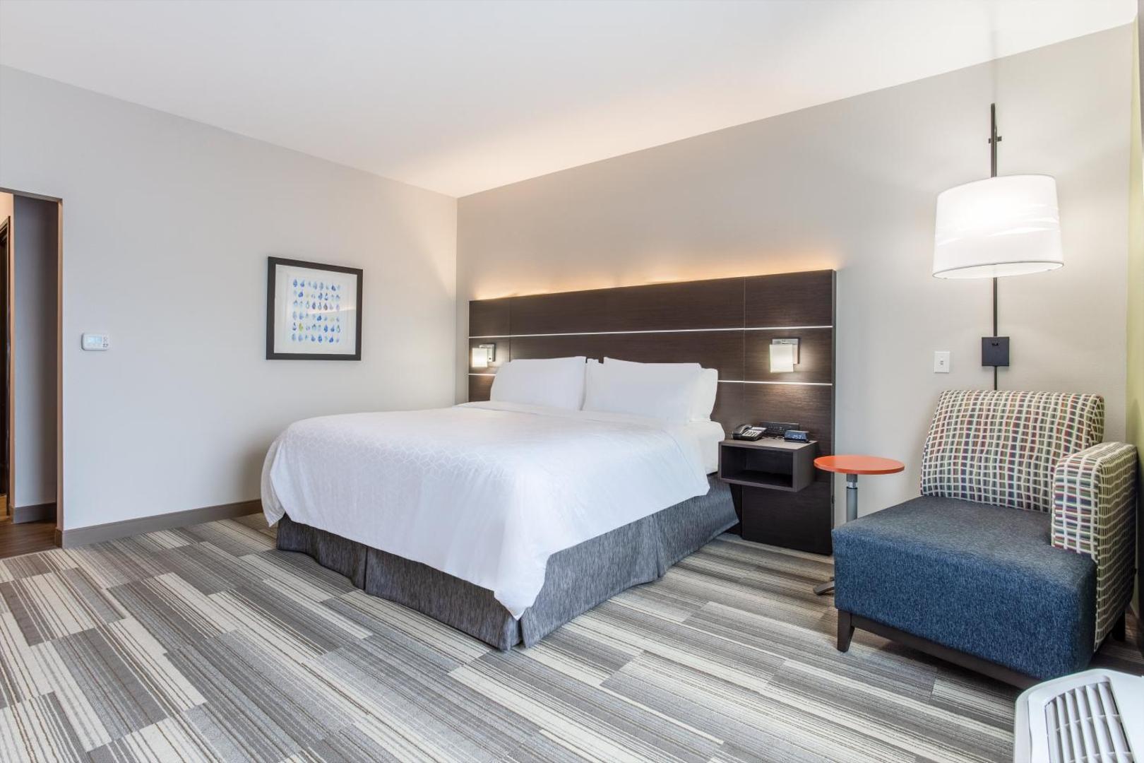 Holiday Inn Express & Suites Ottawa